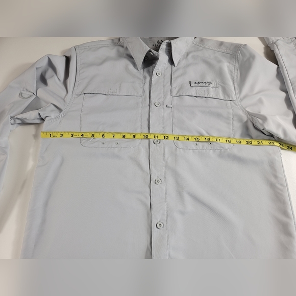Realtree Mens Medium M long sleeve grey Button Down fishing vented roll tab EUC - Picture 7 of 7